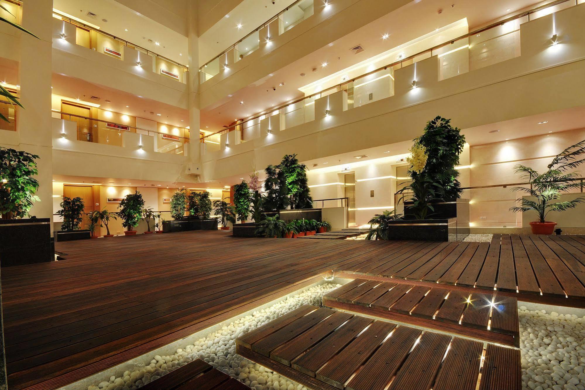Hotel Platinum Rádžkót Exteriér fotografie