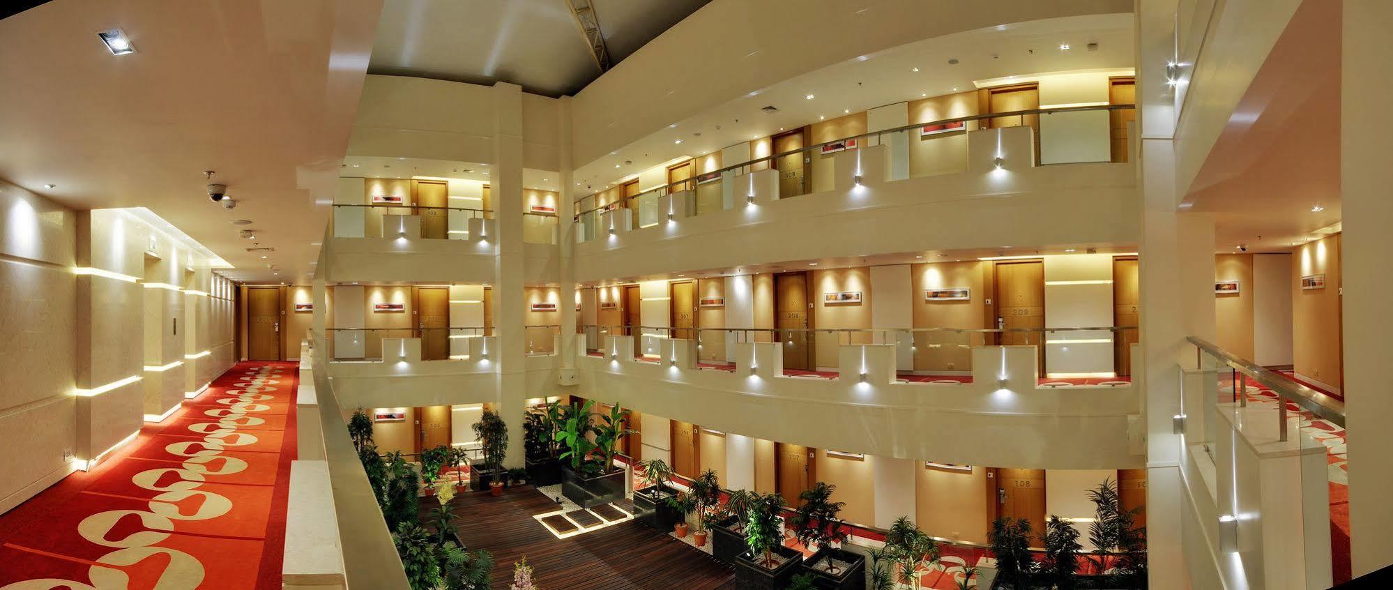 Hotel Platinum Rádžkót Exteriér fotografie