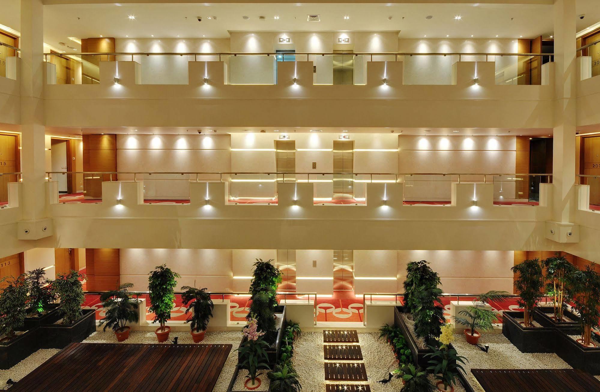 Hotel Platinum Rádžkót Exteriér fotografie
