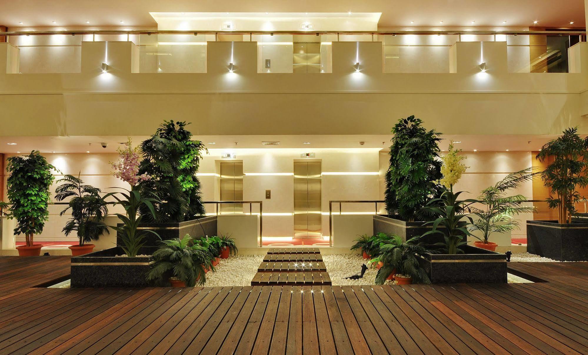 Hotel Platinum Rádžkót Exteriér fotografie